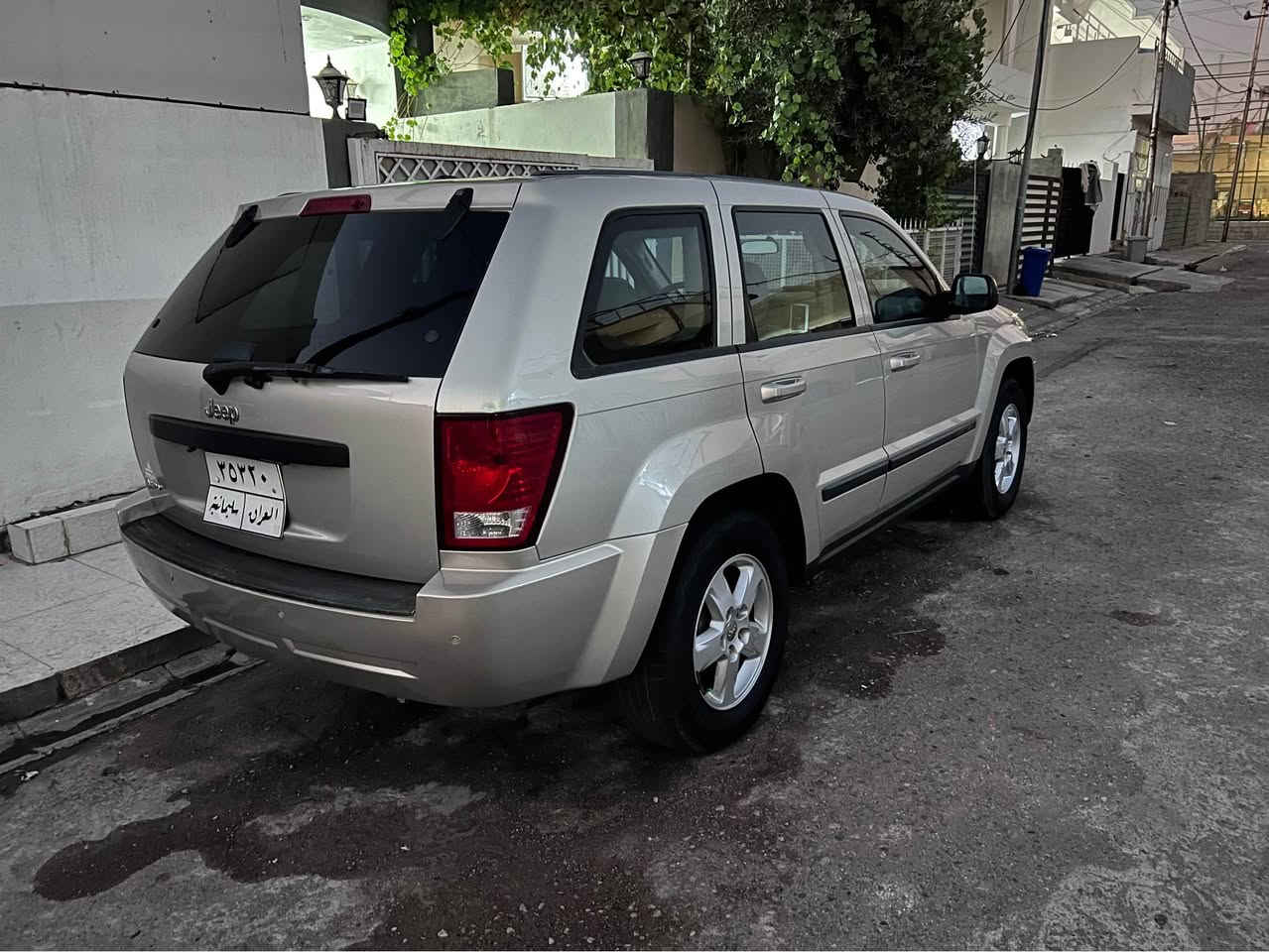 جيب لاريدوي 2008 
مەکینە V6
دوو پارجە کلیر( نیو بونیت صبغ)
گیر ومەکینە و تبرید بەشەرت
مەکینە نەکراوەتەوە 
٢٠٦ هەزار روشتوە
سعر ٩٣
***********
*********** كركوك, العراق
