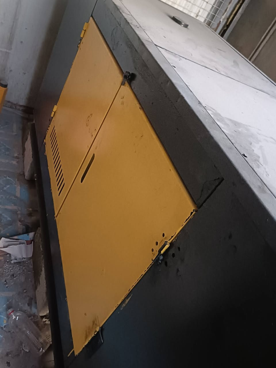 مولدة كاز 4سلندر بيركنز نضافة 90% سعر جدا مناسب مليونين او نص مكاني أم الكبر والغزلان ***********
