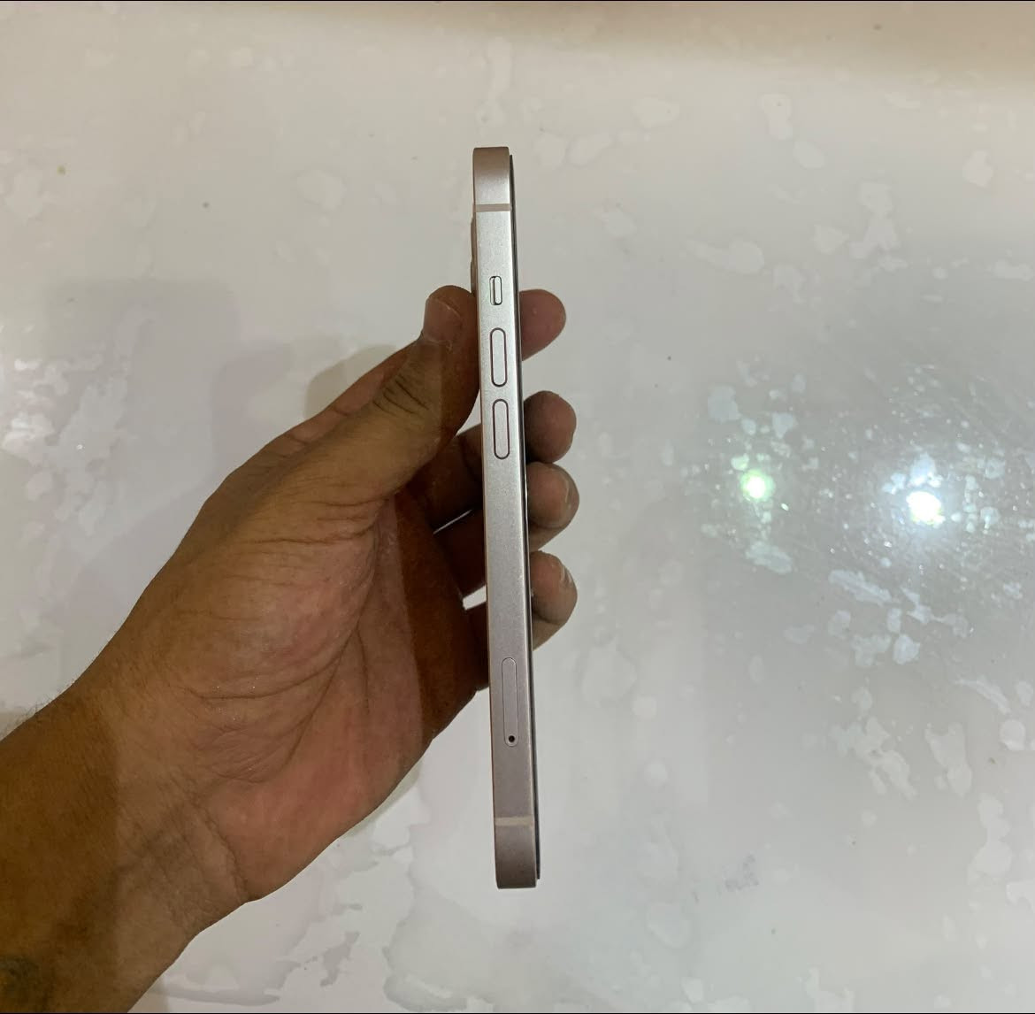 السلام عليكم
iPhone 13 عادي

النظافة كدامك شخط مابي 💯 

الذاكرة : ١٢٨

البطارية : ٧٨٪؜ 🔋 الصرف طبيعي ميفقد شحن 

اللون : وردي

التلفون نسخة يابان مو امريكي كفالة كلشي ممبدل بي ونروح نفحص وين ميعجبك واني بالخدمة

باقي التفاصيل *********** واتساب فقط

السعر 400 🔒 

مكاني كربلاء وماعندي توصيل
