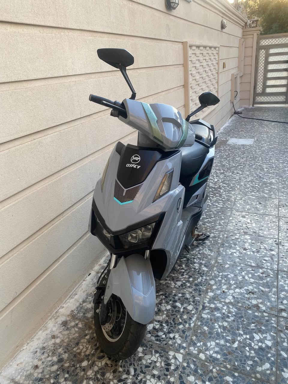 لسلام عليكم للبيع دراجة شحن نظيفة جداً اخت الجديدة
 6 بطاريات كبار 32 امبير وحجم الملف 1500W دراجة جاهزة وكاملة وسريعة جداً ٣ سرع مع نظام ال P وال R الرجوع للخلف مع الشاحنة الاصلية وبصمات اثنين وتشغيل عن بعد وجادر وغطاء للكشن ومنفذ usp سبب البيع اشتريت سيارة ومااحتاجها بعد 
مكاني بغداد السيدية 
السعر 650 وبيها مجال 
***********
