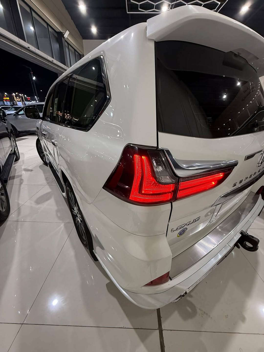 لكزس LX 570 • ٢٠١٦ • فول مواصفات