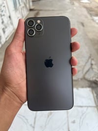 آيفون ١١ برو ماكس • ٢٥٦ • بطارية ٨٢