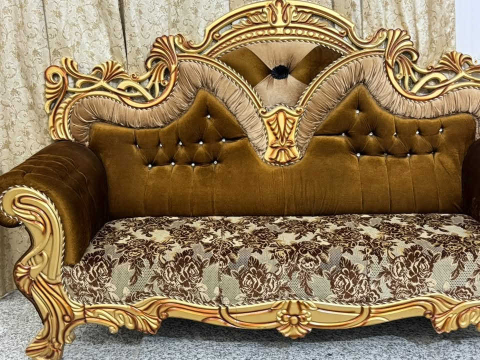 السلام عليكم تخم خشب عراقي عشر مقاعد بسعر ٩٠٠ العنوان الديوانيه ع طريق الدغاره للاستفسار ‭***********‬
