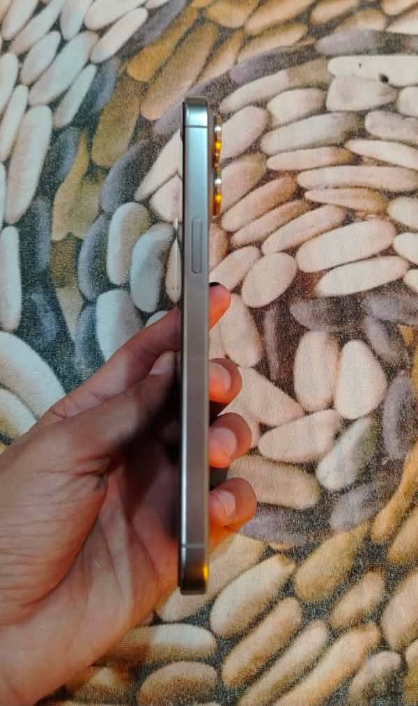 سلام عليكم
ايفون 15برو ماكس كفاله 
نضافه 100%
بطاريه 88%
ذاكره 256
نسخه الشرق الاوسط 
شريحه وحده 
لون تيتانيوم
كارتونه موجود السعر مليون و100 وبي مجال لطيبين 
الشراي يجي خاص او يتصل *********** 
مكاني الكحلاء
