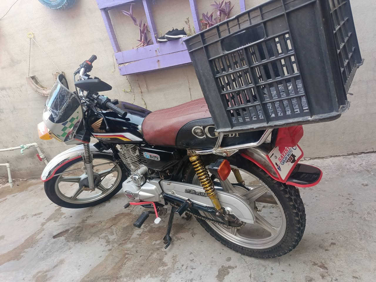 جني ابو كله للبيع
نگره سلف يشتغل 
گير محرك بشرط لا صرف ولا بخار 
كهربائيات كله شغال 
تايرات جدد 
نشاط معدل فول ماشاءالله 
سعره 370وبي مجال قليل للطيبين 
***********
