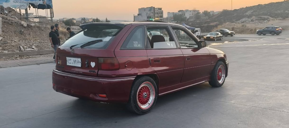 سڵاوی خواتان لیبیێت ئۆپڵ ئەسترا1992 بۆ فرۆشتن 
سەیارەیکیجوانو بیێکیشە ماڵی دۆستە 
ڕەنگی مارۆنی 
بەشەرتی ئاڕمو ئەوەلیاتو موسو بڕاوە ئاڕمی پلاستیکی سلیێمانیە 
مەکینە 16 قایش پان 
گیڕو مەکینەو کارەبای بەشەرت 
قوفڵ مەرکەزی کارەبای کامل مەزی 
کامل جونکاری 
فول سپۆڕتە 
ناونیشان سولیێمانی 
لەهەمووی خۆشتر سەعرەکەی 26 گەڵاو مەجال
ژمارەی خاوەنی ***********
