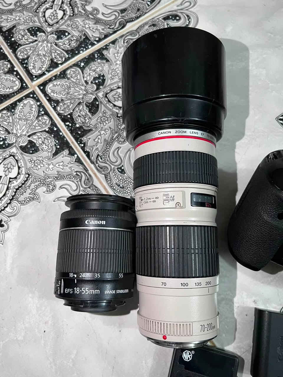 🔥 للبيع طقم تصوير Canon كامل 🔥
📸 Canon EOS 5D
📸 Canon EOS 7D

🔭 العدسات:
• Canon EF 70-200mm f/4L USM — عدسة L احترافية، مع الهود
• Canon EF-S 18-55mm — زوم

🔋 الملحقات:
• عدة بطاريات Canon
• شاحن Canon
• قبضة/حامل بطاريات وملحقاتها
• جميع القطع والملحقات الظاهرة بالصور

📦 البيع كطقم كامل، والقطع مثل ما موضحة بالصور.

📍 المكان: [ألانبار-فلوجة]
💰 السعر: [خاص]
📞 للتواصل: [***********]

الجاد فقط يتواصل، والمعاينة متاحة قبل الشراء.
