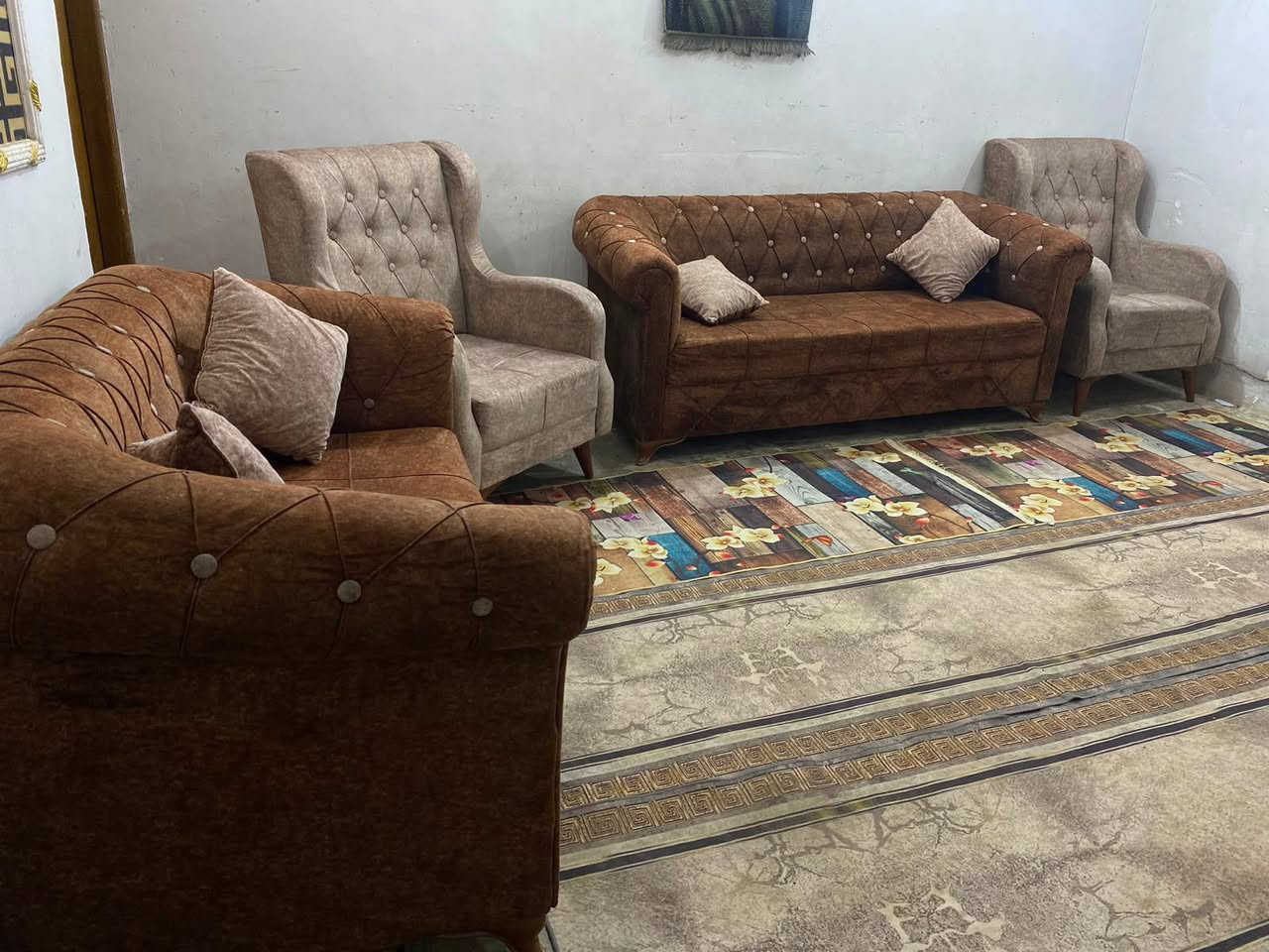 تخم 7 مقاعد مديل تركي نضيف بدون اي ضرر ب190 
***********

