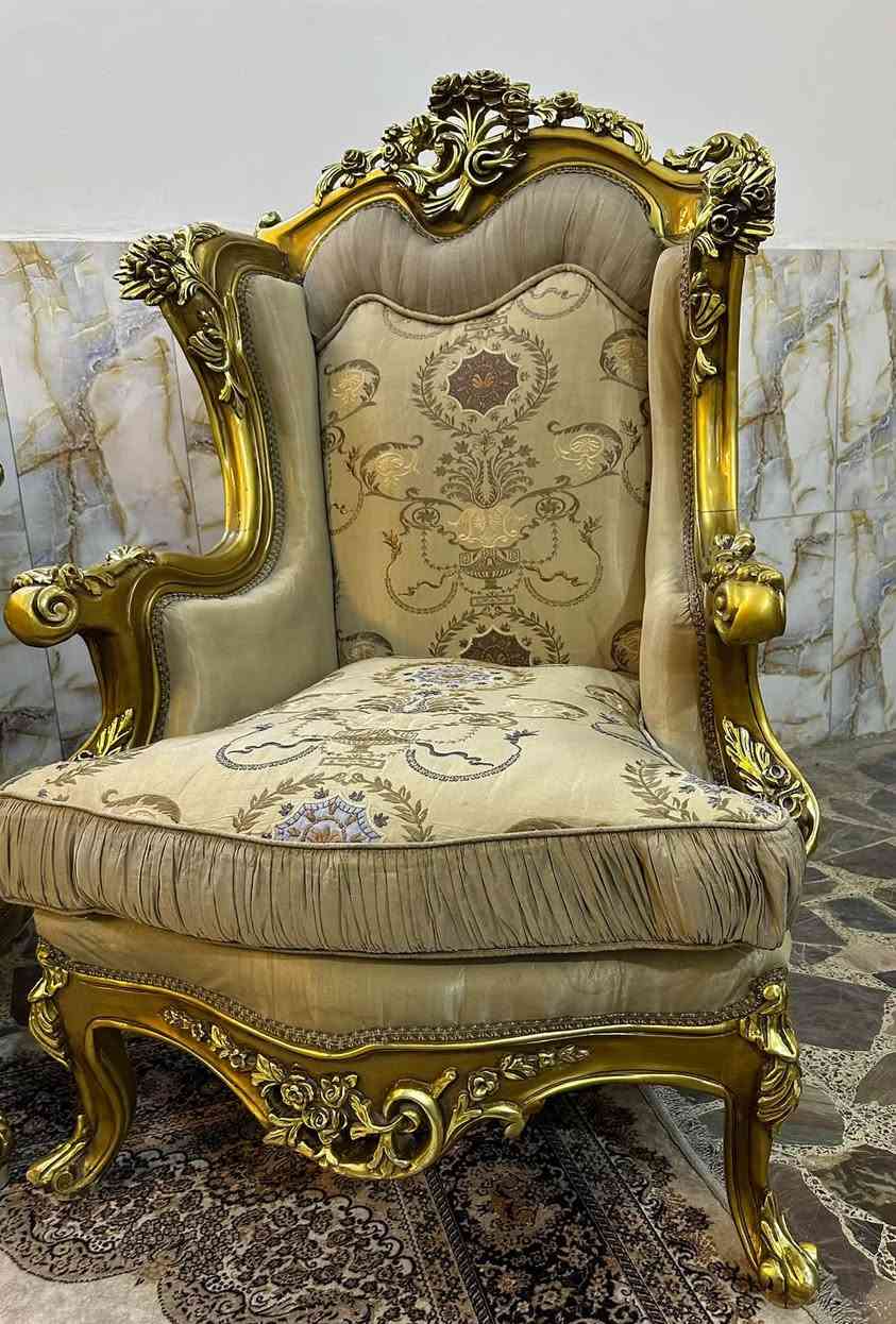 تخم مصري ملكي خشب زان عشر مقاعد مع  طبلات مرمر نظيف جداً السعر مليون و٣٠٠ مكانه المنصور ***********
