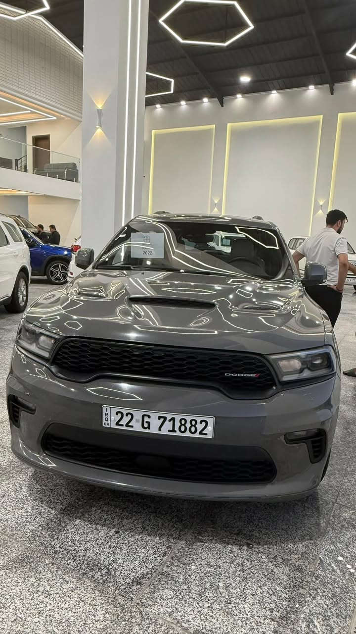 دوج دورانكو جي تي بلص .
الموديل : 2022 (خليجي  ). 
المحرك : V6.  3.6L . 
العداد : 59 الف mi.
اللون : اسمنتي . 
الرقم :اربيل  تحويل او وكالة  

المواصفات : 
.........----.........
* 7 راكب .
* رادار امامي مع مانع تصادم. 
* تحذير الخروج عن المسار . 
* تحذير النقطة عمياء  .
* نظام تحذير عند التقاطعات.  
* نظام تقليل الضجيج داخل المقصورة. 
* شاحن موبايل وايرلس. 
* تعديل وضعيات مقود السائق كهربائيا. 
* مرايا تعتيم ذاتي. 
* نظام الصوت من الپاين 10 سماعة. 
* ويل كروم قياس 20 انج.
* فتحة سقف سلايد .   
* شاشه كبيرة 10.1 انج . 
* نظام الخرائط (GPS).
* كير شفتر بالستيرن. 
* كاميرا محيطية 360 درجة. 
* المصابيح الأمامية LED.
* كشافات الضباب LED. 
* دخول ذكي. 
* بصمة ابواب .
* تشغيل بصمة .
* تشغيل عن بعد.
* الصندوق الخلفي كهربائي.
* فرش المقصورة الداخلية من الجلد الفاخر.
* ذاكرة لحفظ وضعيات الجلوس للسائق. 
* المقاعد الأمامية كهربائية.
* المقاعد الخلفية تدفئة.
* حساسات امامية. 
* حساسات خلفية. 
* مكيف خلفي مع وحدة تحكم منفصلة. 
* تدفئة ستيرن. 
* مانع تصادم خلفي.
* بلوتوث تلفون. 
* محدد سرعة. 
* نظام سبورت .
* نظام ايكو اقتصادي.
* نظام اوتو ستوب .
* نظام مانع للانزلاق. 
* نظام التشغيل والاطفاء الاوتوماتيكي ( Auto Start System ).
السيارة جديد ة كفالة عامة من الدعامية للدعامية 
مغلفة ppf بالكامل 
جي تي فول مواصفات 1/1 
السعر /350$بيها مجال قليل 
350 ورقة 
بيع او مراوس 
مكان السيارة/البصرة
***********
