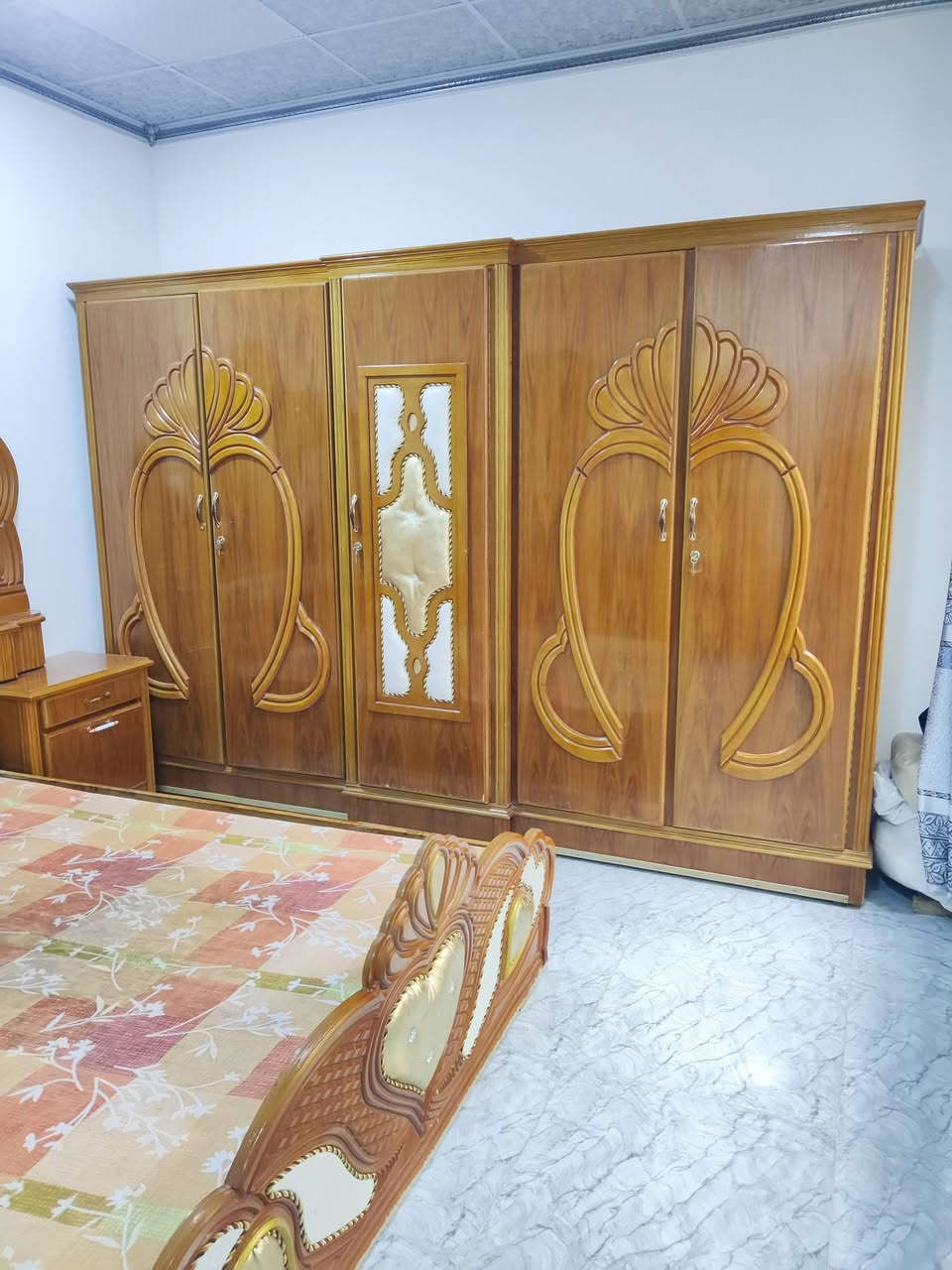 غرفه نوم مستعمل 
العنوان حسنكوي قرب جامع النور 
***********
***********
