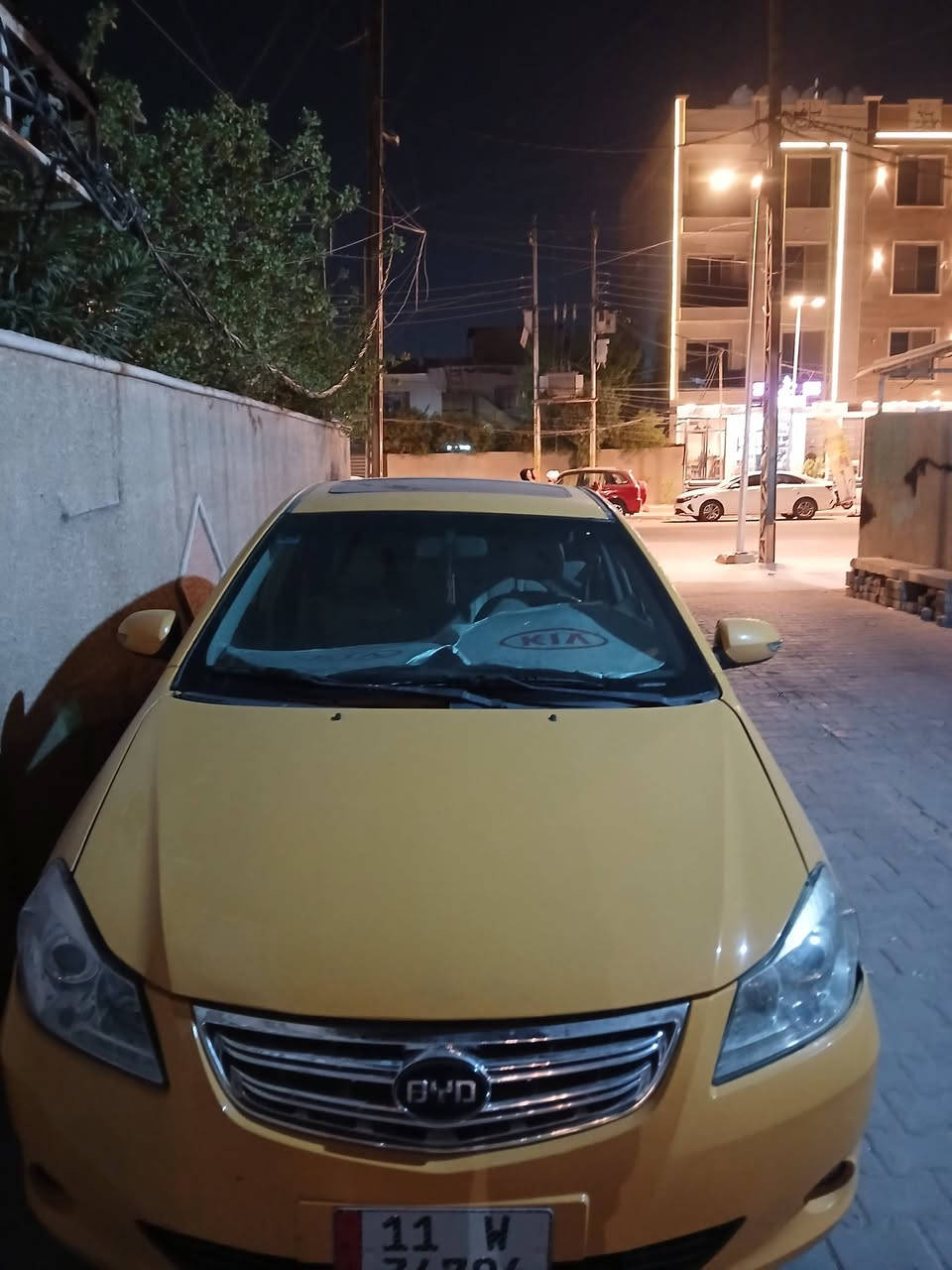 السلام عليكم للبيع byd محور كورلا ١٨٠٠ نقصها صدر فقط ٢٠١٦ مصبوغه صفحتين فقط رش رقم جديد سنويه لغاية ٢٩ بأسمي مكاني بغداد الاسكان مقابل كلية المأمون سعرها ٦٢ الاتصال ***********
