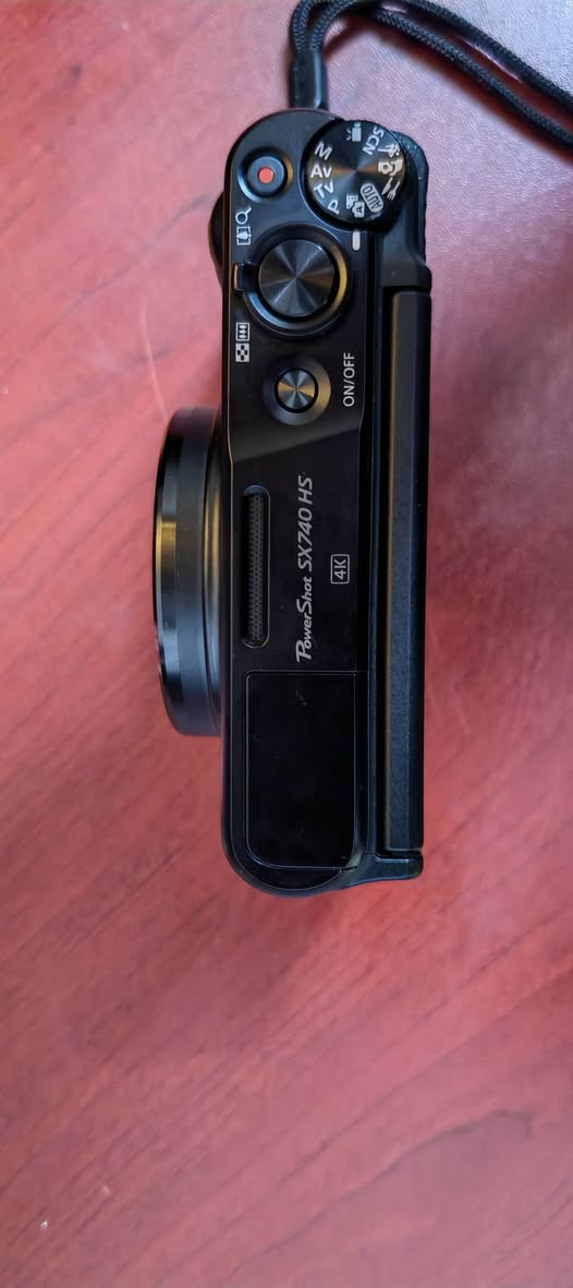 السلام عليكم
كامره كانون power shot sx740 HS 
4K 
الجهاز جديد 💯% 
ما مستخدمه 
للبيع و السعر ع الخاص 
📍بغداد / حي الخضراء 
رقمي / ***********
