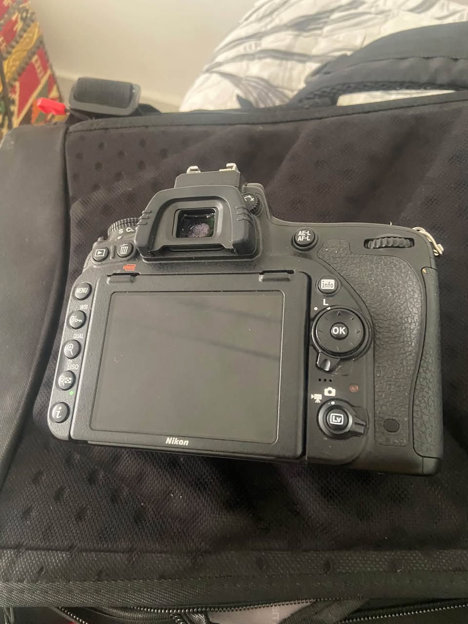 كامره نيكون D750بعدهي بلجيس نضيفه تخبل لتواصل خاص
