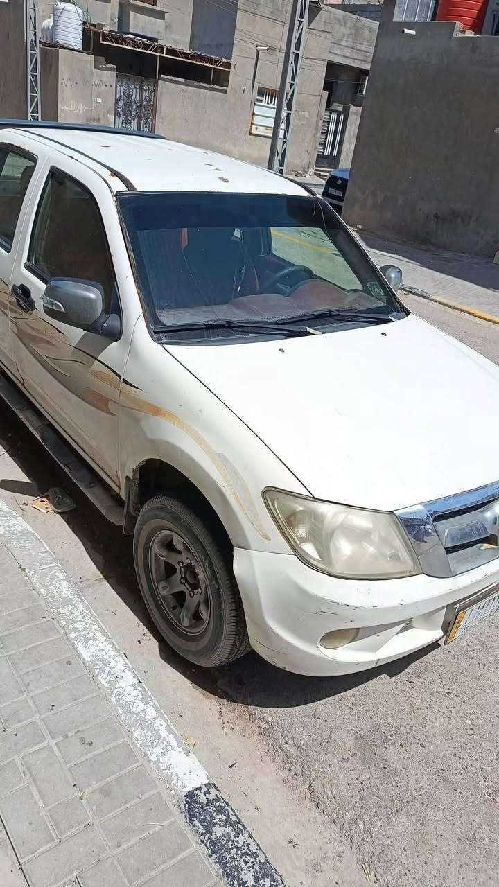 بيكم كنو موديل ٢٠١٣ للبيع السيارة اصولياتها كاملة ومكفولة
والبدي كدامك والتبريد يرادلة تنظيف 

السيارة تنقص دهن 

والحدادية نص عمر 

سنويتها منتهية 

تحويل ثاني يوم احولك 

رايدها ب٣٦ وبيها مجال للشراي 

مكاني بصرة حي الشرطة

للتواصل ***********

