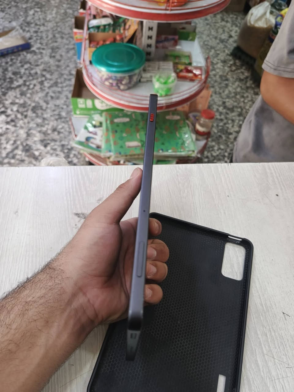 ايباد ريدماجك استرا اسود الذاكره 256 حالة البطاريه 94 وعدد الدورات الشحن 346 رايده 800 وبي مجال شي بسيط ومستعجل بل بيعه ***********هاذا الرقم
