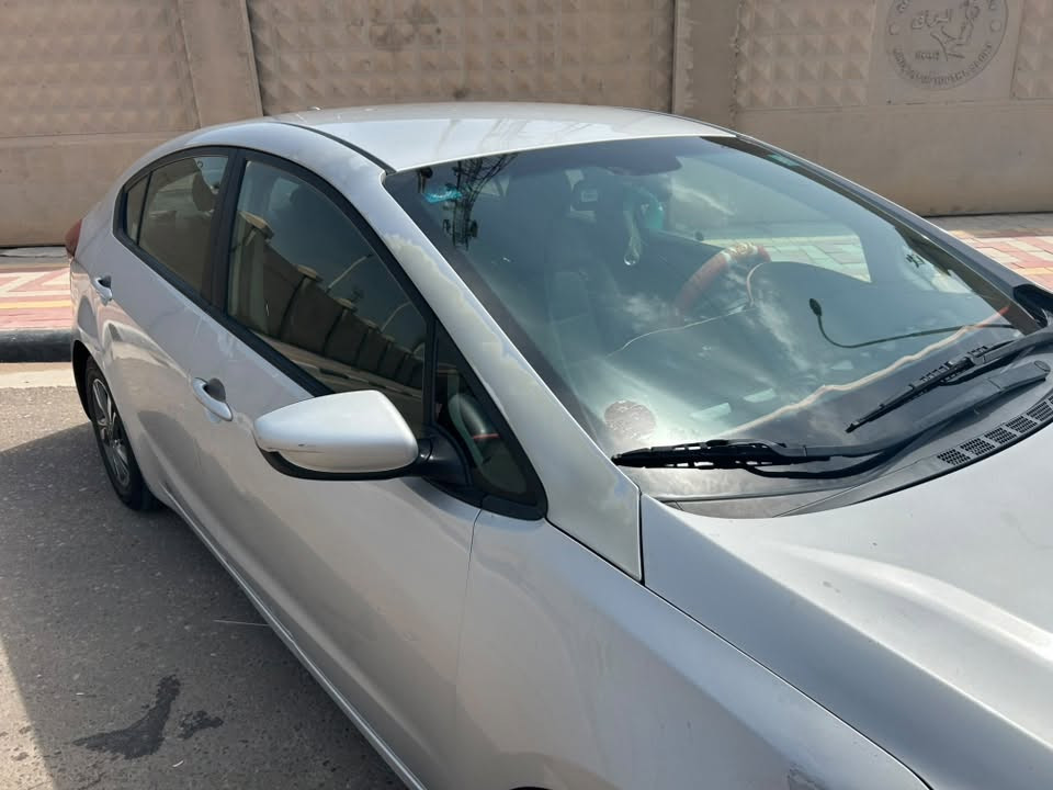 فورتي موديل 2017
محرك 2000
دوش. الحادث سطحي جدا موضح بالصور 
كير محرك تبريد مكينه كفاله عامه بلادي 
تخم تاير شواصي مكفولات بلادي 
السعر  118 وبي مجال حك جيتك 
جاهزه من كل نواحي بل عافيه للياخذها
العنوان كربلاء / بغداد  
التوصل على هذا الرقم
***********
