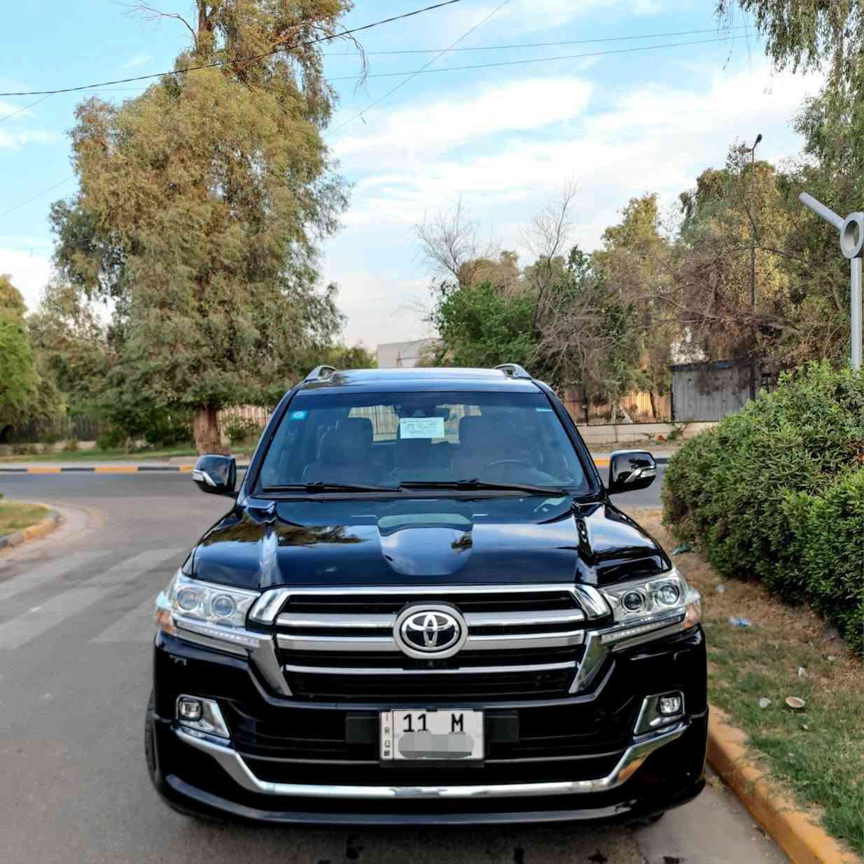 سلام عليكم ..... اخوان عندي لاندكروز 2016 ساز فووووول مواصفات VXS  لون اسود رقم بغداد بأسمي وتحويل مباشر السياره جديده جدا واي نقص مابيها ومكفوله من الضرر والصبغ والبارد بيه فقط ركن دعاميه خلفيه ....السياره ماشيه 145 الف  وسعرها 46300$ واي استفسار هذا رقمي *********** مكان السباره بغداد حي القادسيه 
مواصفاته ::::::
محرك 8 سلندر 5700
جكات 
اربع كامرات 
رادار امامي 
كشنات كهرباء + خزن ميموري 
سستم صوت 
تبريد كشنات 
شاشات خلفيه 
سلايد 
كشنات جلد لون قرميدي 
دبل ماوس 
دشبول ليزري
شاحن واير ليس بغداد, العراق
