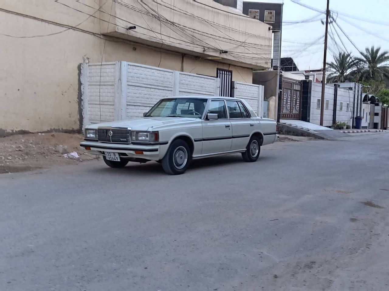 سلام عليكم سياره سوبر مديل 82
رقم نكليزي سياره كامله 
مكينه  وكير خير من الله 2500 

تخم تواير جديد 
حداديه جديده 
مكفوله من العيب الشرعي 
سياره سنتر لوك
شاشه اندرويد 
سياره مشروع وطني
سياره جاهزه وخير من الله 
مكان ذي قار سوق الشيوخ كرمه بني سعيد السعر اتصل وبيك خير وتدلل ***********
