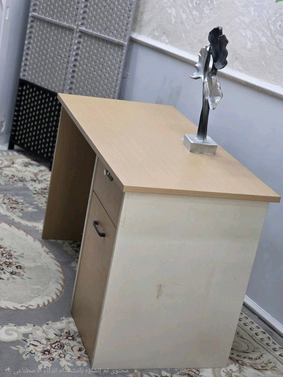 ميز مكتبي ميز دراسي بتصميم عصري وأنيق 

✔️ تصميم مودرن يناسب المنزل والمكاتب
✔️ سطح واسع للدراسة أو اللابتوب والكمبيوتر

 القياسات:
▪️ الطول: ١٢٠ سم
▪️ العمق: ٥٩ سم

 

التوصيل مجاني