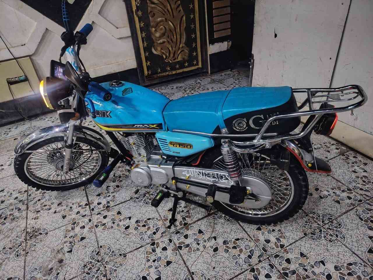 سونك موديل 2024 أوراق كامله اربعه كير باب اول دراجه طك باكيت مستخدمه شي قليل جدا مكينه شرط زيرو السعر 650 بيهه مجال بسيط الشراي مكاني الصقلاويه وبلعافيه ع ياخذهه ***********
