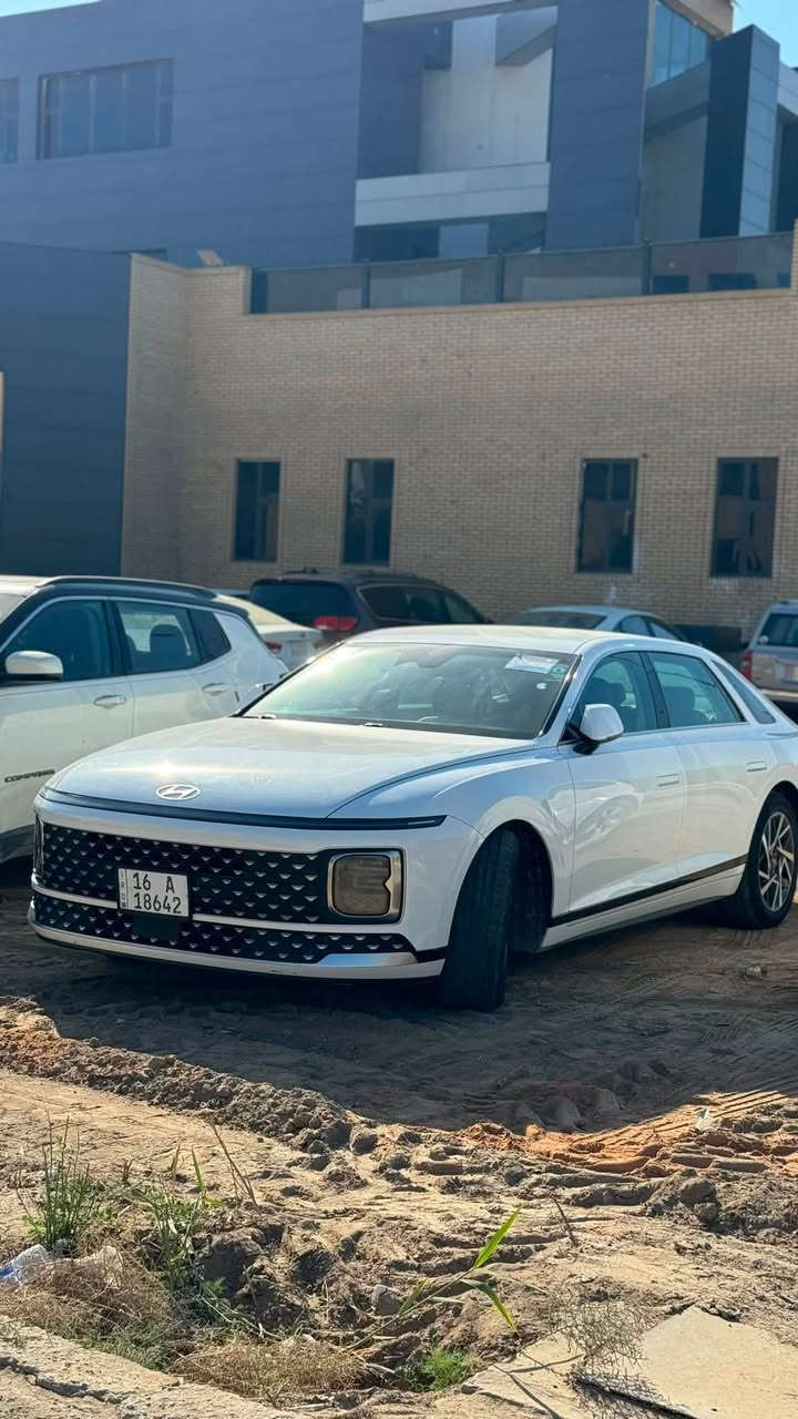 للبيع هيونداي زيرا 2023 غازز
مواصفات *

تحكم ستيرن ، قيادة ذاتيه، ستيرن تدفئه،كشنات تدفئه تبريد ، مساج كرسي لسائق، حساسات ، رادار داخل اسود ، اشارة ترحيب ،وباقي المواصفات المعروفه 

الضرر *

كلين مكفووول من الضرر والتبديل والصبغ 

المسافة المقطوعة *
147000km قابل للزيادة حقيقي

الملاحظات * 
السياره جاهزه من كلشي ما تصرف عليها ربع 
للبيع فقط سنويه بأسمي مداور ثاني يوم 

السعر :٢٤٥$ وبيها مجال بسيط 
مكاني ديوانية المركز 🤍

للتواصل والاستفسار:  ***********

اذا ما عجبتك لا تكسر بسعرها واذا ما تشتري لا تتصل اروحلك فدوه عيوني انتَ 💙
