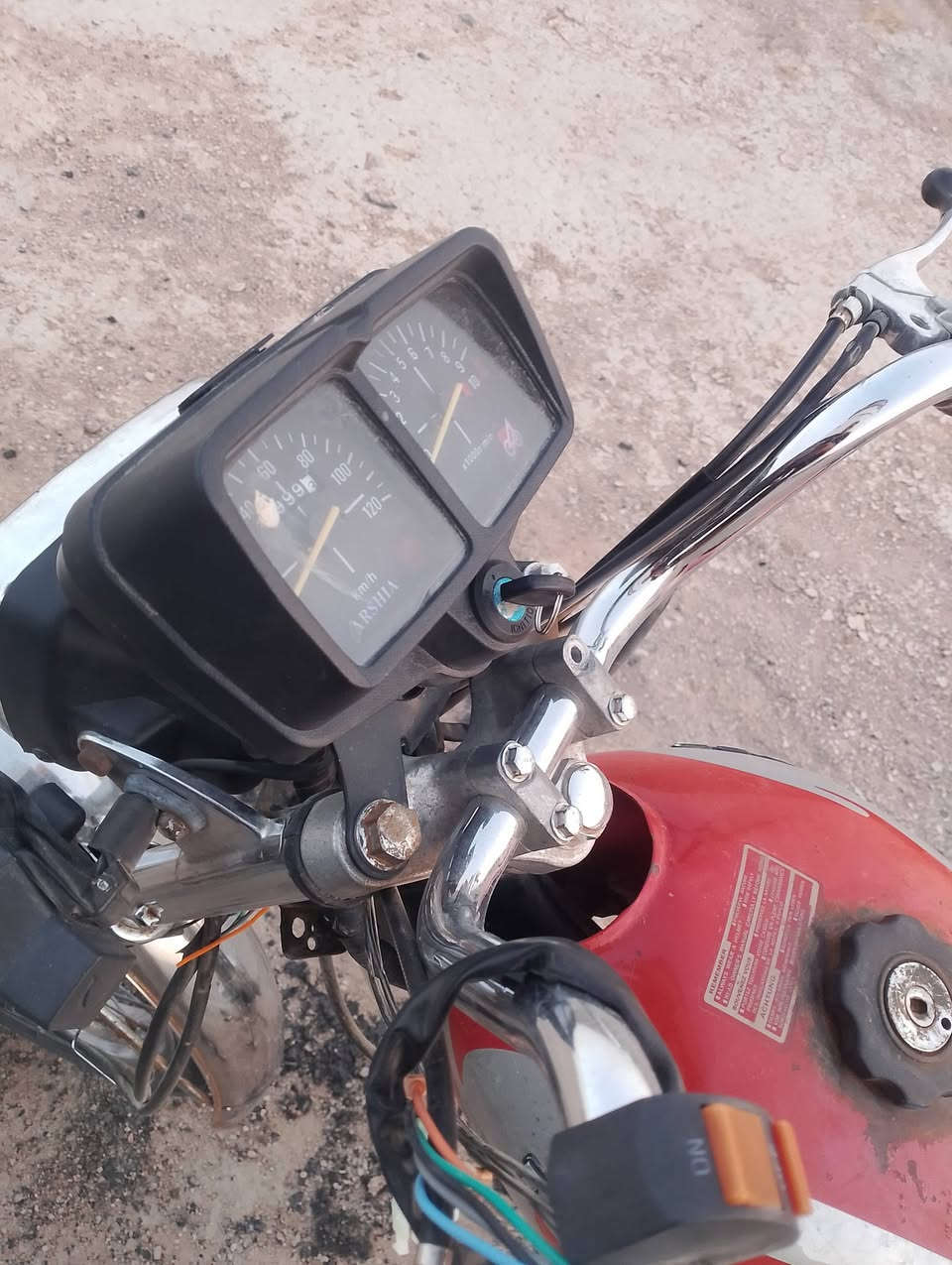 سلام عليكم دراجه شوف عينك واحلى من صوره مكفوله من طول للطول كهربائيات شغالات جاهزه مكانه البصره سفوان الشراي يتصل على رقم ***********
