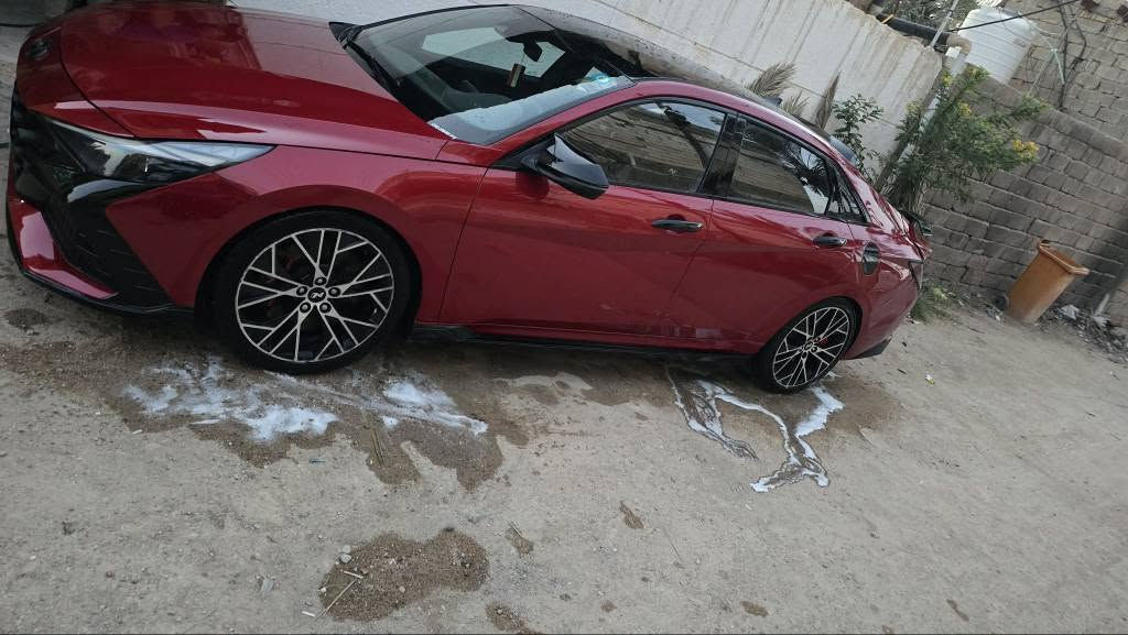 Nموديل 2022وارد كوري 
مامكفوله من الصبغ 
بيه ضربه باب خلفي وجملغات ثنين
ماشيه 115الف
مكفول كير مكينه شواصي لغود كفاله 
*********** البصرة, العراق
