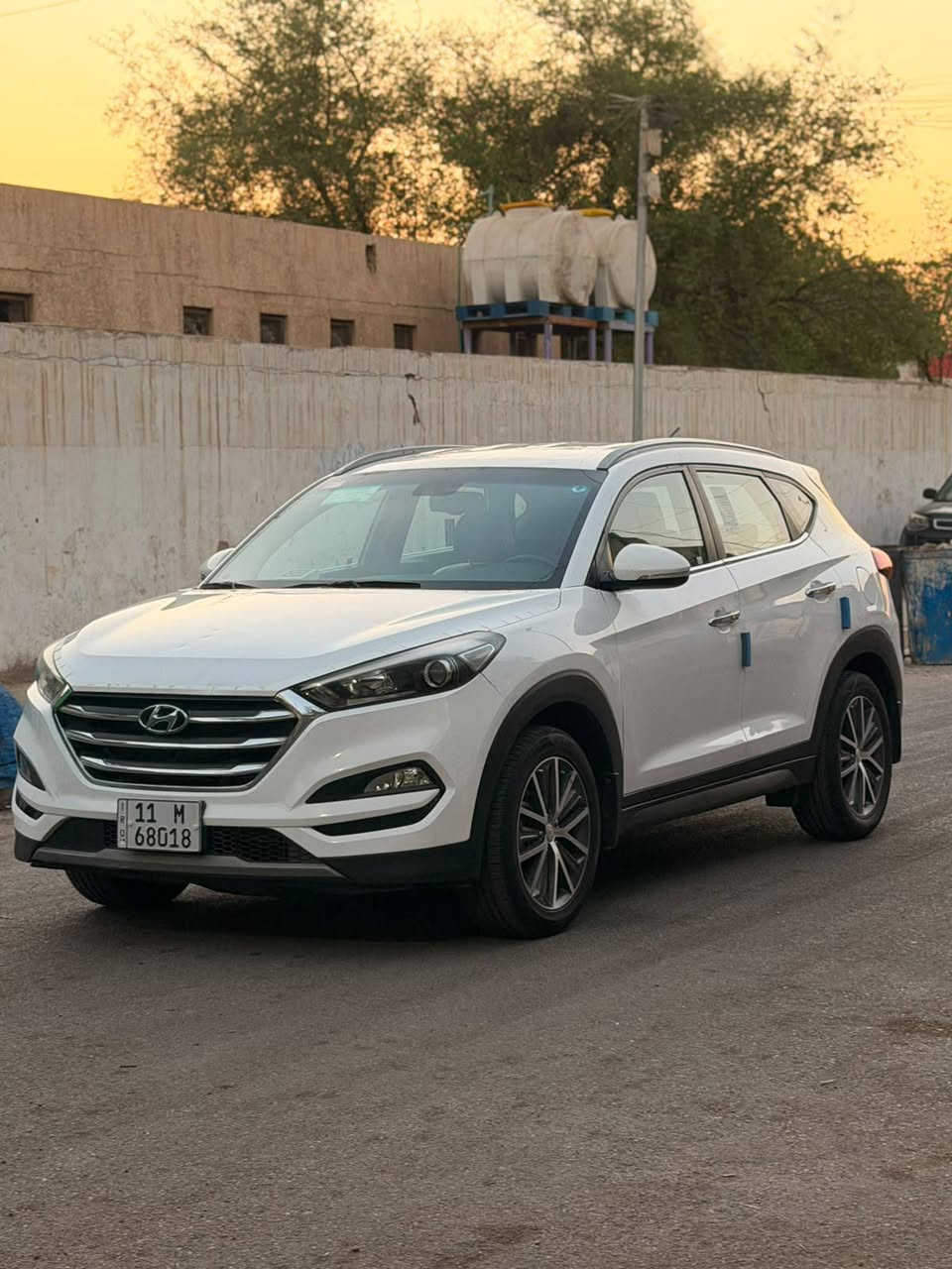 السلام عليكم توسان 16 شكل  18 خليجي البيع 
مكينه 2000 دوش وكير مكفولات من الفتح 
سياره جديده بمعني الكلمة واستخدام شخصي 
رقم بغداد بأسمي تحويل مباشر 
بيها صبغ بين جاملغ والبنيد وشويه بقبق جنطه بدون دواخل 
صدر امامي خلفي وتبريد وتخم تاير كل جديد 
مكاني بغداد السعر 145 
***********
