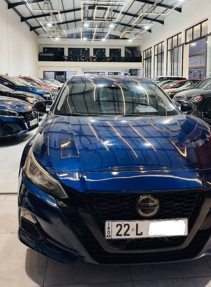 ئاڵتیما 2020 SR قەترە سبوخی نیە گێر و مەکینەی بە شەرت سەنەوی و ڕەقەمی تازەیە و بە ناوی خۆمەوەیە سەیارەکە نمونەیە لە جوانی 8 ویلی لە گەڵە چواری کرۆمە چواری عادیە سعری 129 گەڵا و معملەیە بێ مەسرفە.

ژمارە موبایل 
***********
***********
کەرکوک كركوك, العراق
