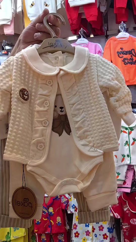 ✨👶 الجمال وصل للبيبيات! 👶✨ 💖 بدلات بيبي جديدة وحلوة موديلات تخبل وتخلي صغيركم أحلى وأشيك 😍🧸 🌸 قياسات من 3 أشهر إلى سنة ونص 🎀 موديلات جديدة وألوان تجنن ✨ خامات مريحة للبيبي ومرتبة للطلعات 📲 للحجز فقط واتساب: *********** 📍 البسه الكرم للاطفال موصل – حي سومر – مقابل أعراس راما 🚚 تتوفر خدمة التوصيل لجميع محافظات العراق 🇮🇶 #البسه_الكرم_للاطفال #بدلات_بيبي #ملابس_اطفال #مواليد #بيبيات 
