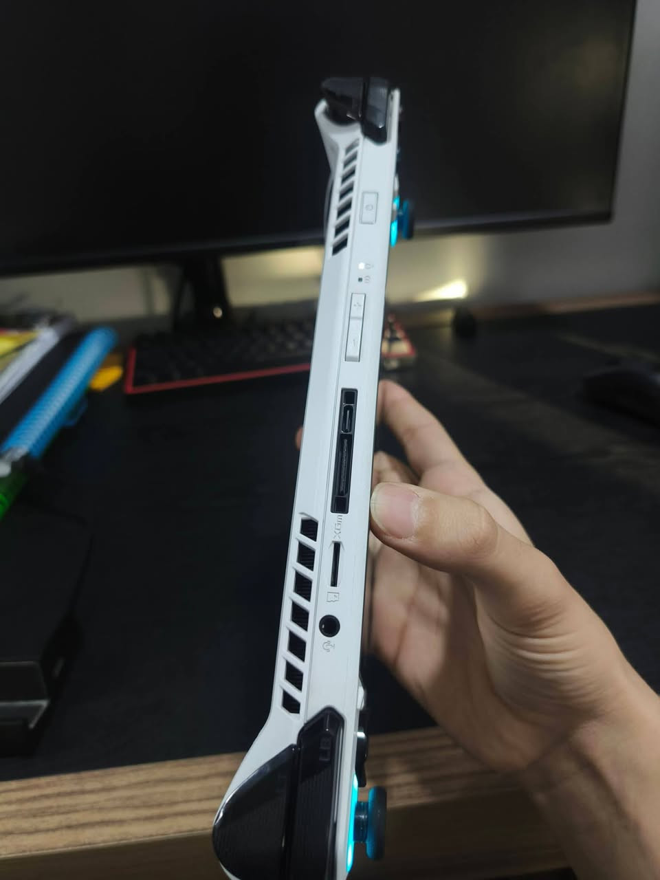 ROG Ally Z1 • ملحقات أصلية • لاصقة شاشة