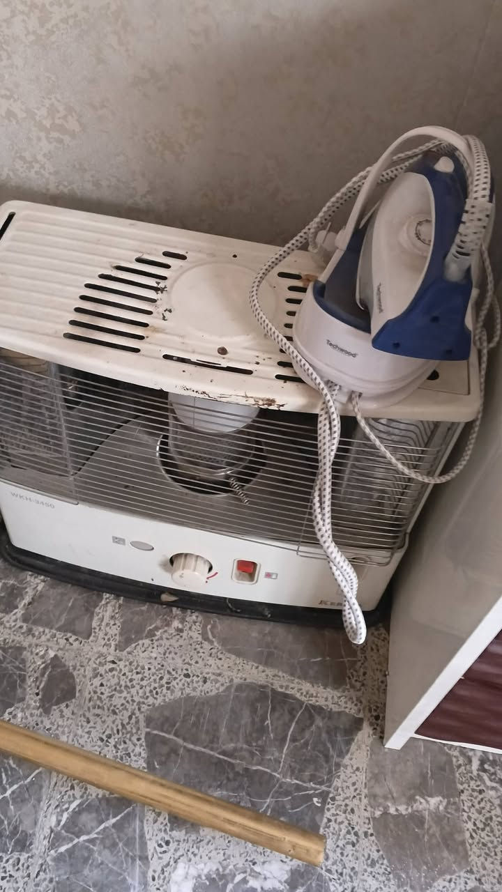 غراض مستعملة للبيع
الصوبة ب35
الاوتي ب 10
ميز تواليت 5
مراية 15
الاوفن 35
مايكرو 35
بريمز 10
مكناسة كهربائية ب20
للأتصال ***********
