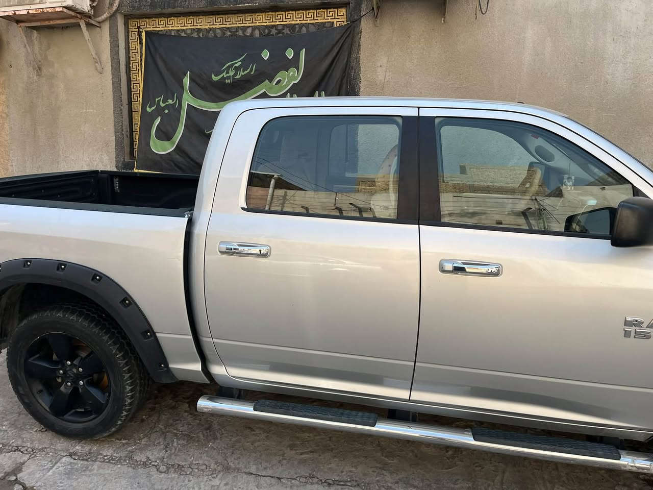 دودج رام بيگ هورن 2017 وارد امريكي 
باب طويل بدي قصير 
رقم بغداد 

حادث امريكا فقط. موضح بالصور 
مكينه هيمي 8سلندر 5700 
دواخل لونين جوزي وبيجي 
السيارة بيها نقوصات بسيطه 
كير مكينه تبريد حداده جاهزة 
 
بيع فقط 
السعر 168 
للتواصل واتساب فقط 
***********
