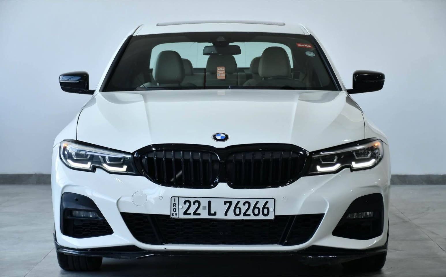موديل 2021 - الشكل القديم BMW 330i
• داخلية بيضاء بلادي
• دفع خلفي RWD
• ماشية 60,000 ميل
• مكينة + كير شرط
• شاشة كبيرة + عدادات إلكترونية
• فول تحكمات
• ستيرن هيتر )
• ستيرن راجع سست
• ضررها كلش بسيط جاملغ تبديل + حافة البوند فقط تعديل 
• بدون قطرة صبغ بدون دواخل ايرباك ستيرن وراجع سستم 
• عليها إضافات: ديفيوزر + حلوك صالنصات
• عليها ويالة M
***********واتساب أربيل, العراق

