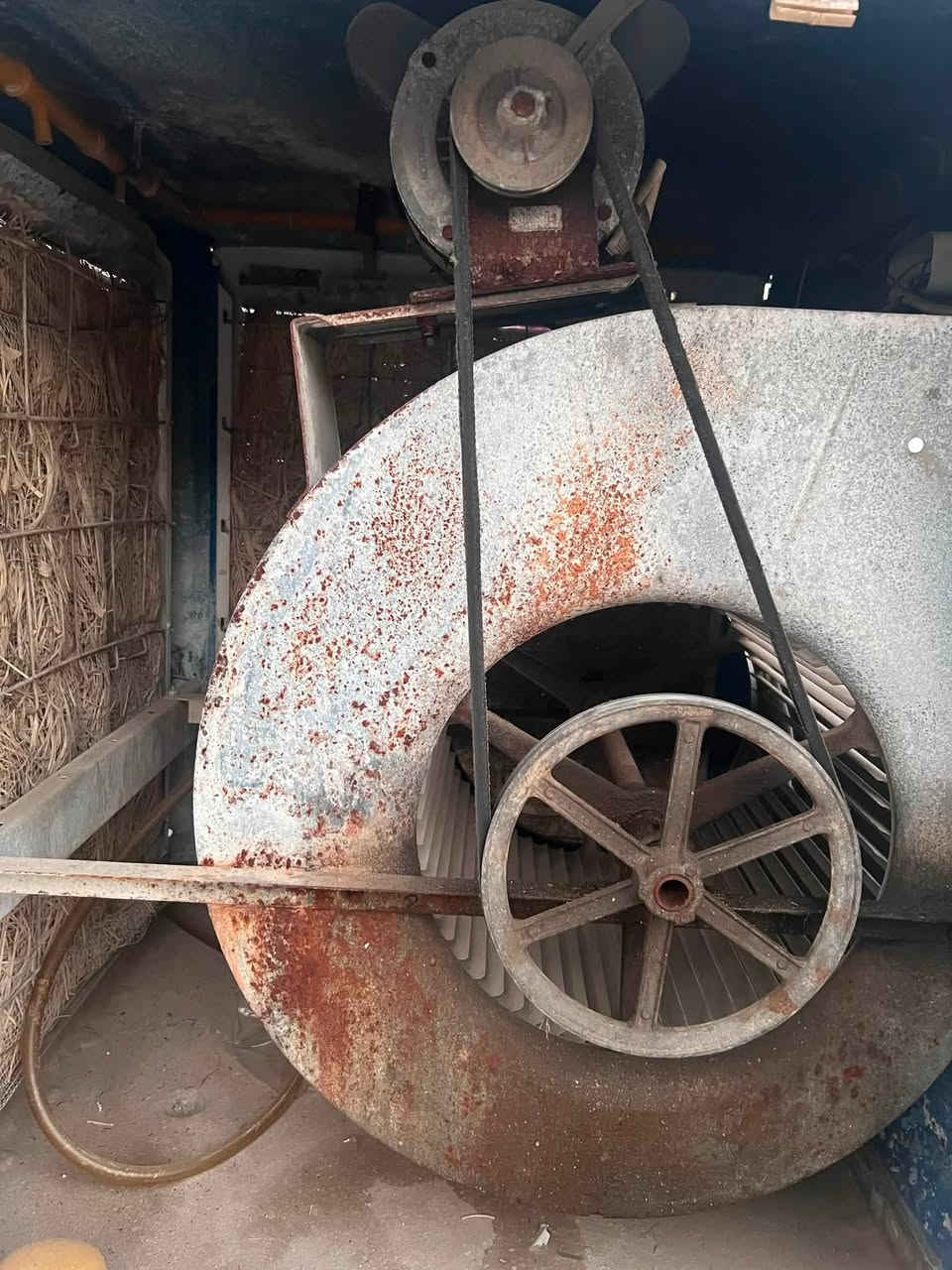 سلێمانی موبەریدە حجم ٤.٥ ماتۆری مەزبوت بەس واتەر پەمپی لەگەڵە نیە نرخ١٣٠هەزار و معامەلە***********
