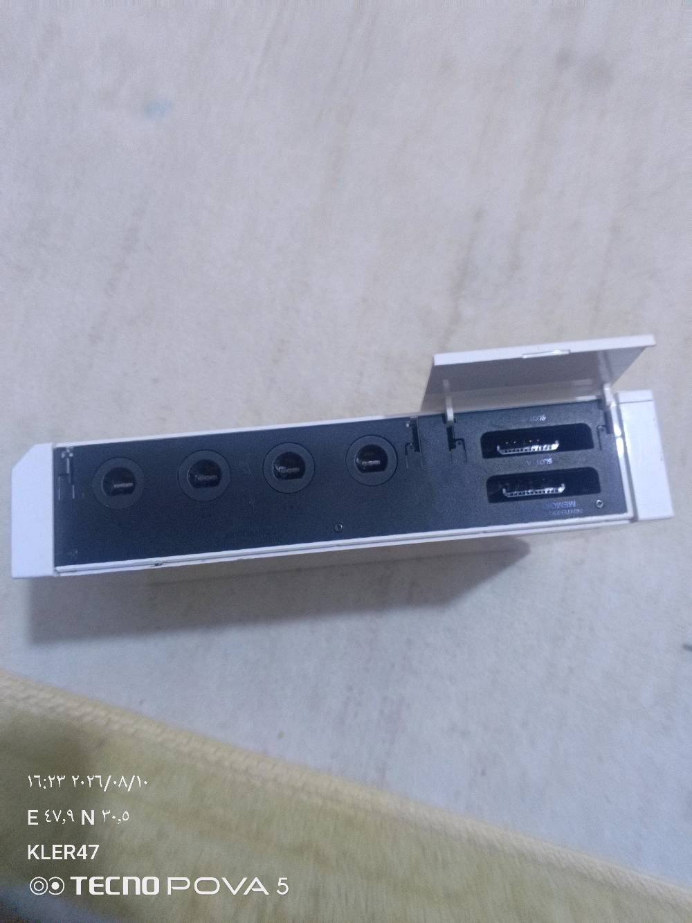 Nintendo Wii 
جهاز شرط النضافة جديد ماعدا شخط اسود صبغ مو ضرر 
ريجن كوري 
الجهاز مكرك (بدون العاب)
جهاز كامل مكمل ماعدا السنسر بار (بشموع عادي)
ويجي بدون كارت تخزين SD CARD 
ب50 الف
توصيل موجود ب 6 آلاف
مكاني البصرة الصالحية مدرسة كوت الكوام