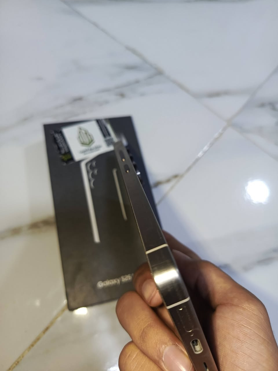 السلام عليكم s25 ذاكره 256 شرق اوسط الجهاز نضيف جداً جداً اي زلغ مابي ولا مفتوح ابد الجهاز نضيف كلش اي خلل مابي مستعمل 3 اشهر فقط  سعر مليون قفل مكاني بغداد الزعفرانيه واتساب ***********
