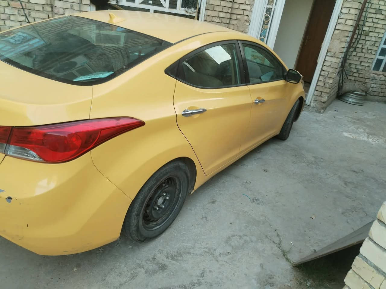 النتره موديل 2013 حادثه حافت الجاملغ ول بنيد بدون دواخل سياره كله ليبل واحد محرك 1800دوش مكينه شادله جديده كير خير من الله تبريد منضومه جديده كله منضومت التبريد بدلته قبل 20 يوم يعني تبريد ثلج خير من الله فول تحكم استيرن تدفه بل كشنات سياره حلوه او كاعد  احله من صوره سياره على صبغته الاوله مامعيوده تخم تاير  عنوان بغداد الشعله. سعر 95 بيه مجال.  ***********
