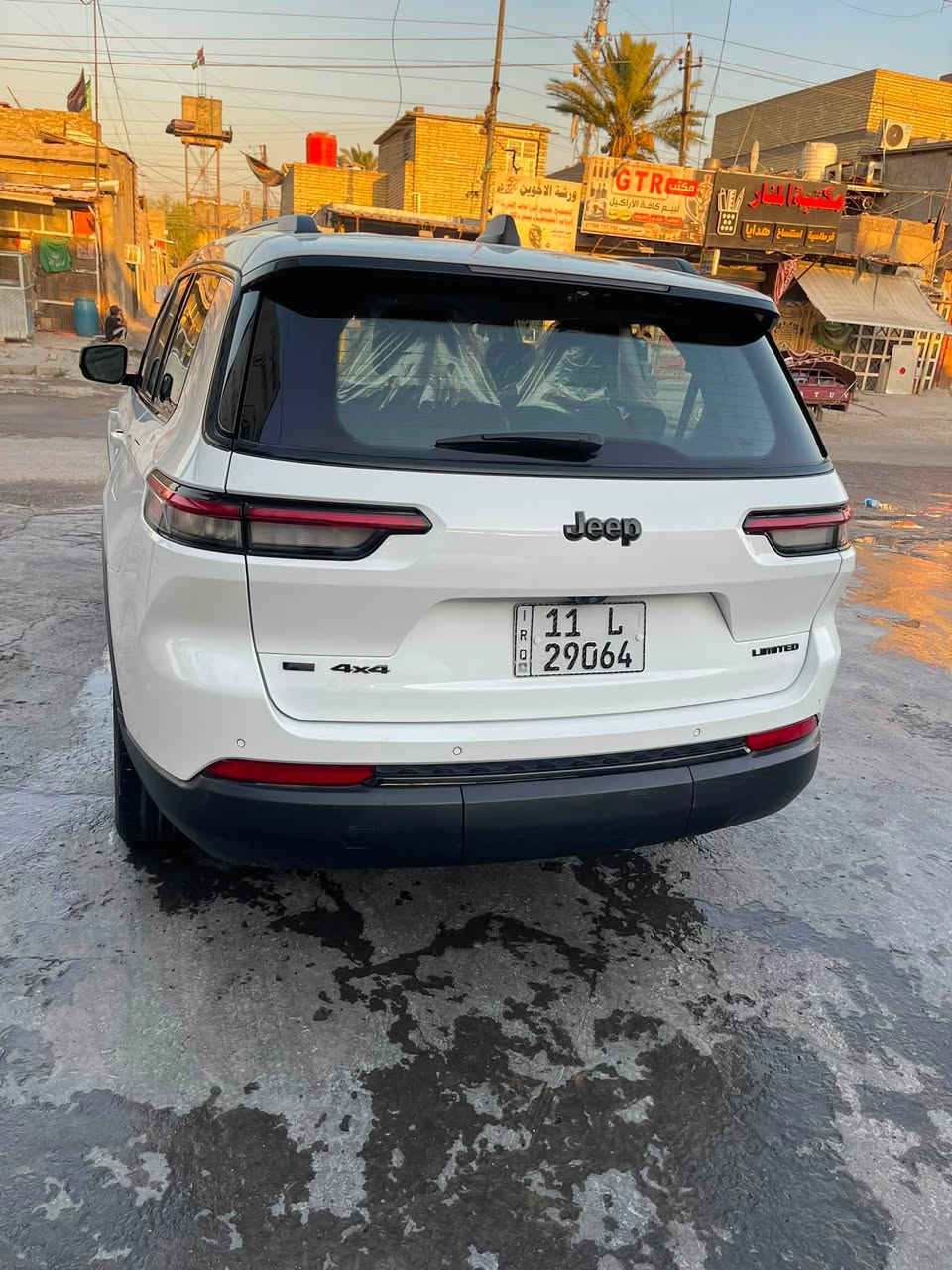 إسلام عليكم جيب وارد أمريكي موديل 2023ماشية 74سيارة حادثها خشم جاملغ وبونيد الباقي كفالة عامة فول مواصفات مابيهة نقص كلشي مكاني بغداد البلديات 
بيع او امراوس رقم الهاتف ***********
