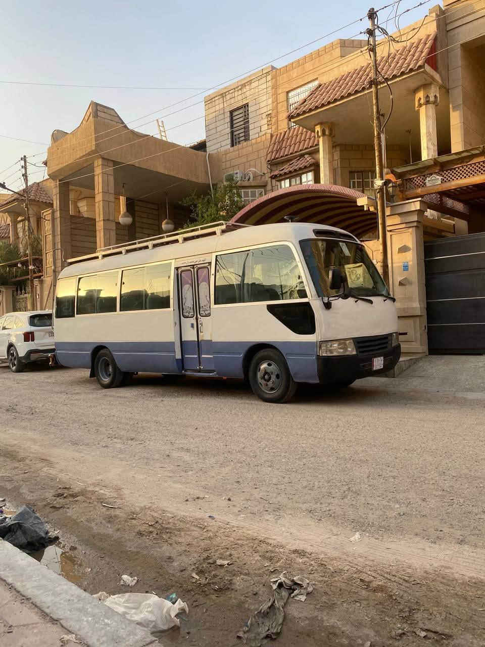 سلام عليكم عيني سياره مديل2002 تبريد خير من الله حداديه خير من الله تخم تاير جواه سياره حلوه نضيفه وبجهك ال شارع مكان سياره بصره اربع شوارع السعر180وبيه مجال ***********
