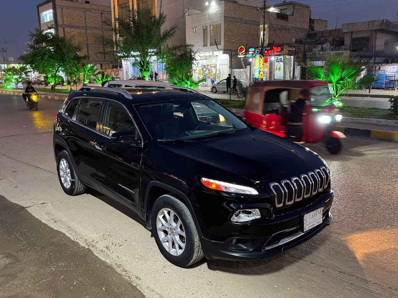 السلام عليكم للبيع او مراوس
سياره جيب بزون 
موديل 2018 
محرك 6 3200 
مواصفاتها 
شاشه حجم كبير 
كشنات جلد 
٤ انظمه قياده 
تدفئه بل كشنات 
تدفئه بل الاستيرن 
تشغيل عن بعد 
نظام اوتو ستوب 
مانع انزلاق 
ضررها ربع الجاملغ والبنيد 
سعرها 125 
***********7 
متواجد على الواتساب
