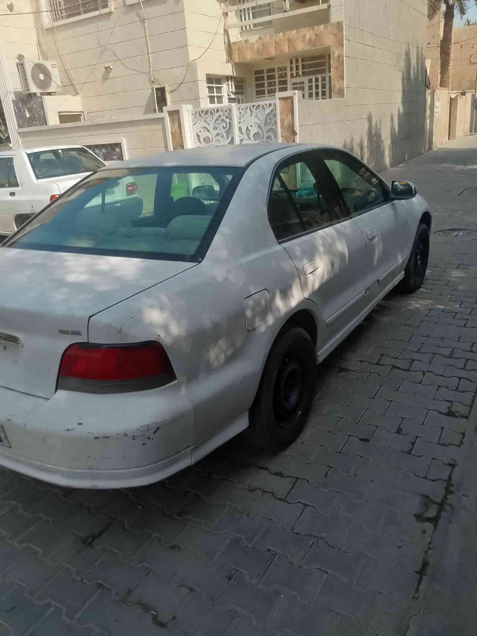 ٢٠٠١ • دخان خفيف • بغداد الجديدة
