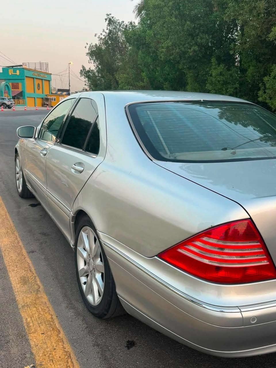 للبيع فقط بدون مراوس بدون قسط
مرسيدس غواصه موديل 2000 اصل محدثه تحديث كامل 2005 
صبغ عام جماليه اثر جراد وموجود صور قبل صبغ. 
محرك V320  سته سلندر جدد 
حداديته تبريد كهربائيات كله جديده وجاهزه بدون عطل ونقص 
غرفته جديده جلد فول كهرباء 
دكم ناعمه وكشنات هيتر
فول موصفات سلايد برده كهرباء ترحيب مري شفط ستيرن هيتر وكهرباء سيدي جنجر شغال 
لايت عدسه الخ …. 

رقمه بغداد الدولي هزه وسنويه وفحص باسمي تحويل مباشر 

مكانه بغداد العطيفيه 
والسعر 93 ورقه وبيه مجال بسيط
***********

