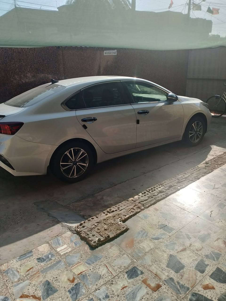 السلام عليكم
كيا سيراتوا للبيع موديل 24 خليجي محرك 2000 دوش فول مواصفات فتحه سقف لون سلفر فضي مكفوله رقم بغداد باسمي ماشيه 55 مكان السياره بغداد الزعفرانيه السعر 180وبيها مجال للشراي للاتصال ***********
