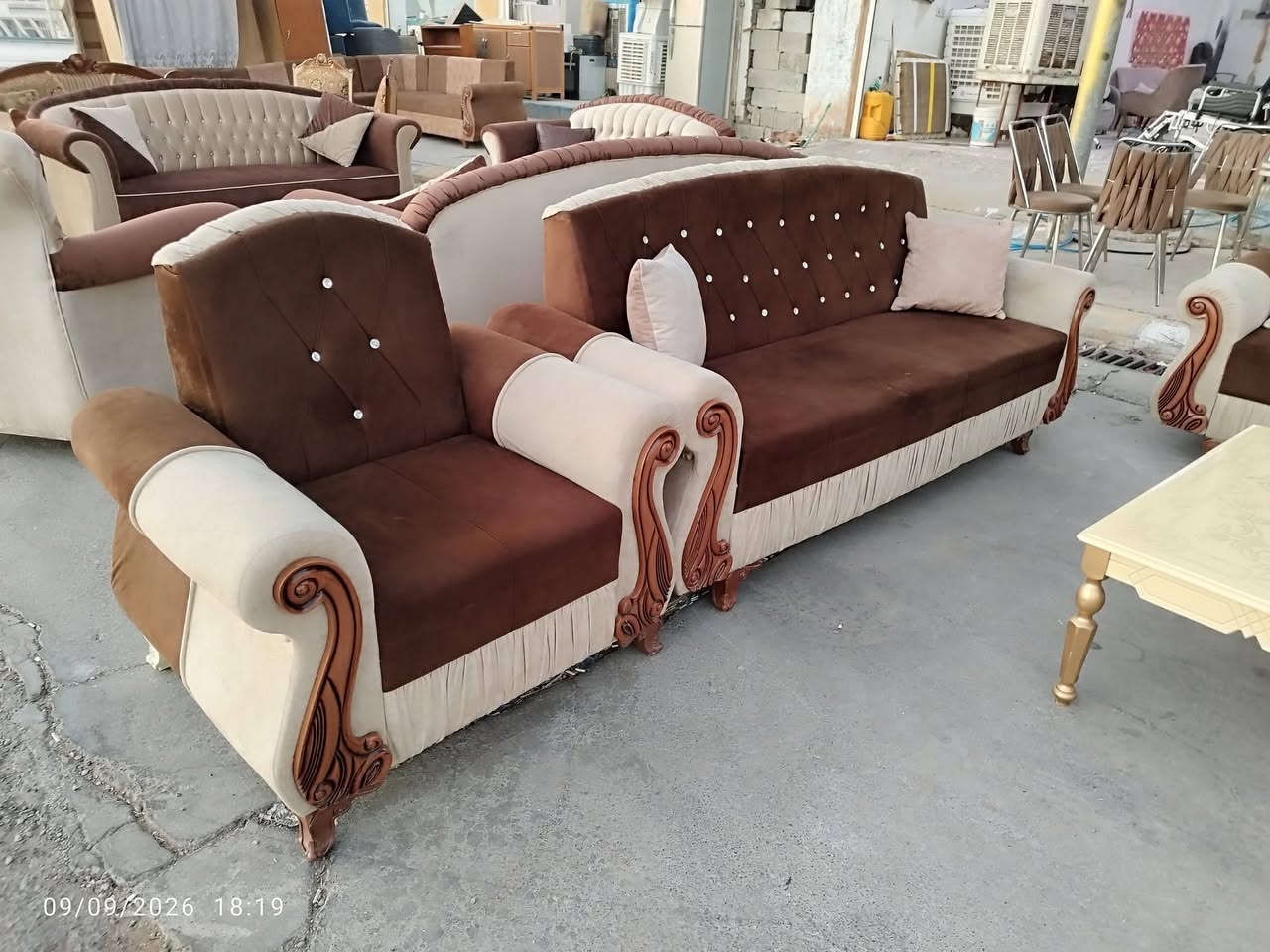 سعر ٢٧٥ 
..
🌷🌷 مزاد عبدالله الجاف🌷🌷

اي شي غراض عدكم للبيع دزو علا خاص او واتساب 

🌷مزاد عبدالله الجاف 🌷 نشتري كلش أغراض منزلي عليك فقط ادز صور غراض..... قنفات.. ديوان.. غرفه نوم.....
***********
📞📞📞☎️ فايبر واتساب أيضا
عنوان 🚚🚚🚚🚚 خانقين انواء جويه شارع مستشفى خلف مركز شرطه
