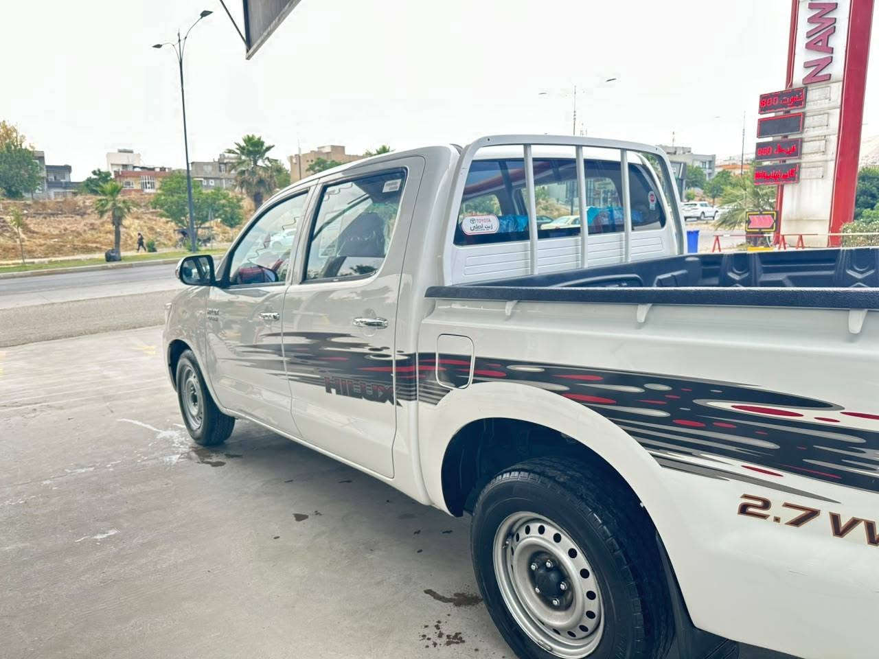 ماشاءللە لە ماڵی هەموولایەک 
سەیارەکی جوان بێ مەسرەفە زۆر جوان ماوەتەوە تەنها ۲ پەڵەی بچوک ساردی هەیە مەکینەی نەکراوەتەوە بەشەت دوکەڵیش ناکات تەنها ۱۰۰کم ڕۆشتوە هەموو شتکی شەرکەی ماوە سپێری دانەبەزیوە سەنەوی تا ۲۰۳۰ تازەیە بەناوی خۆمانەوەیە 
ژ.م *********** السليمانية, العراق
