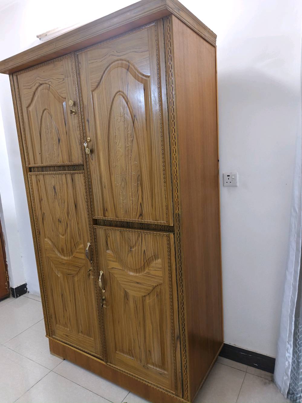 غرفة نوم عراقية مستعمله استعمال قليل للتواصل و الاستفسار على رقم الواتساب *********** الموقع - بغداد - الدوره
