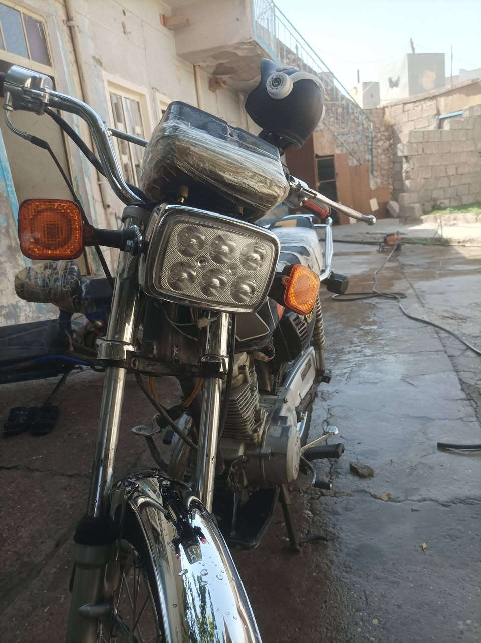 للبيع بارت 5 تسعات
كلشي ميعوزو  السعر 300
وبي مجال تواصل عل رقم او واتساب ***********
