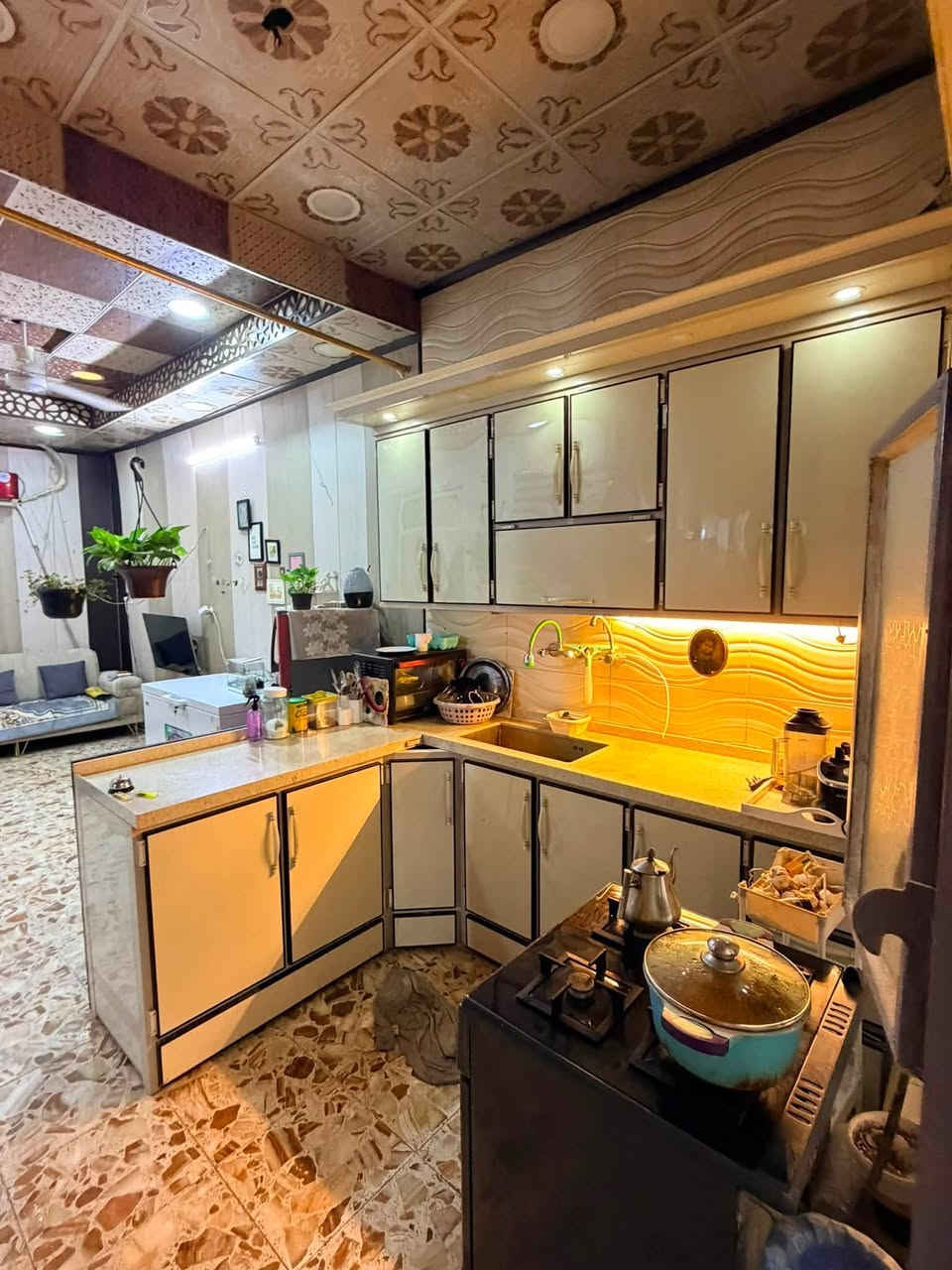 بيت • ٨٥م • قرب سكلة الكرعاوي